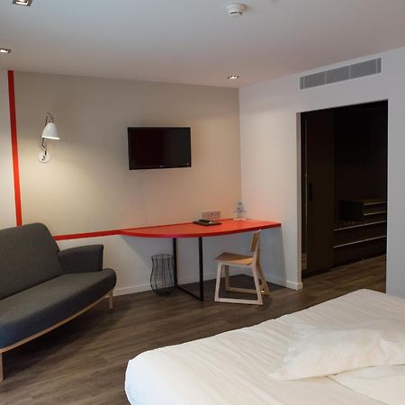 Logis Domaine Du Moulin Cavier Hotell Avrillé Exteriör bild