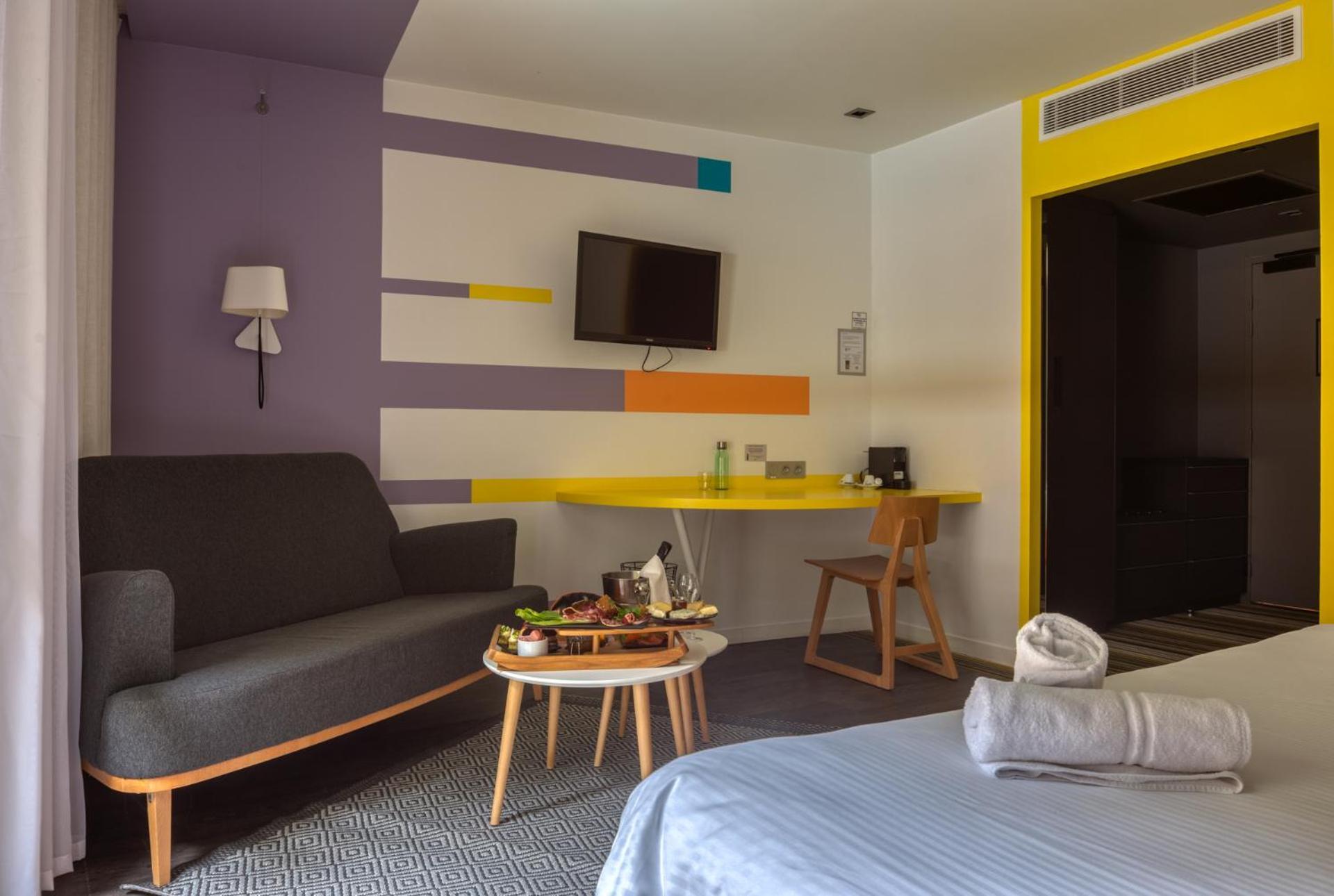 Logis Domaine Du Moulin Cavier Hotell Avrillé Exteriör bild