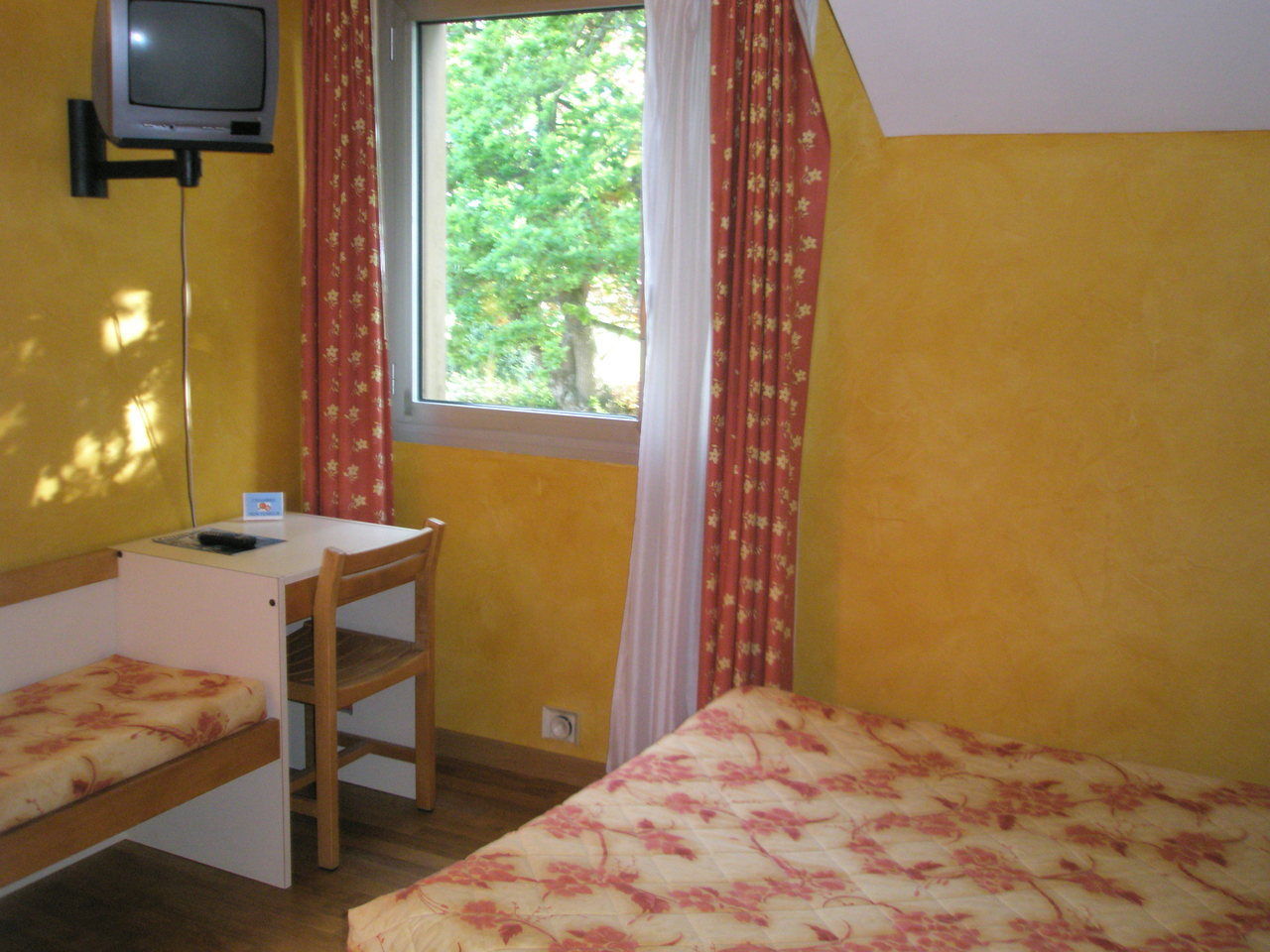 Logis Domaine Du Moulin Cavier Hotell Avrillé Exteriör bild