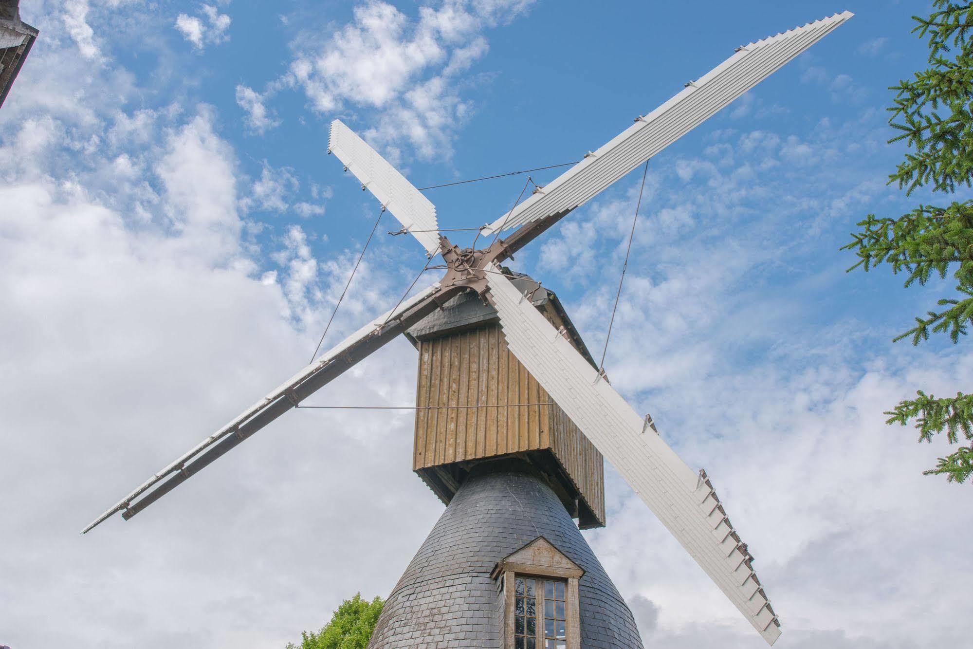 Logis Domaine Du Moulin Cavier Hotell Avrillé Exteriör bild
